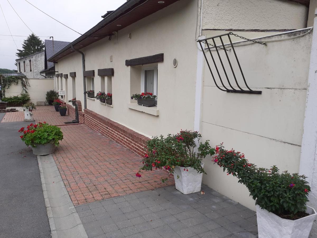 Relais Des Tourterelles Acomodação com café da manhã La Neuville-aux-Joutes Exterior foto
